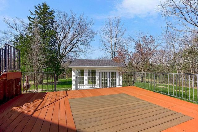 5550 Clare Road, Shawnee, KS 66226