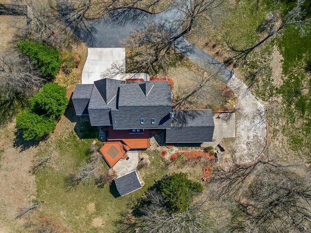 5550 Clare Road, Shawnee, KS 66226