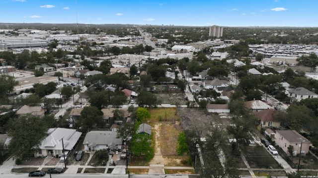 817 W POPLAR ST, San Antonio, TX 78212