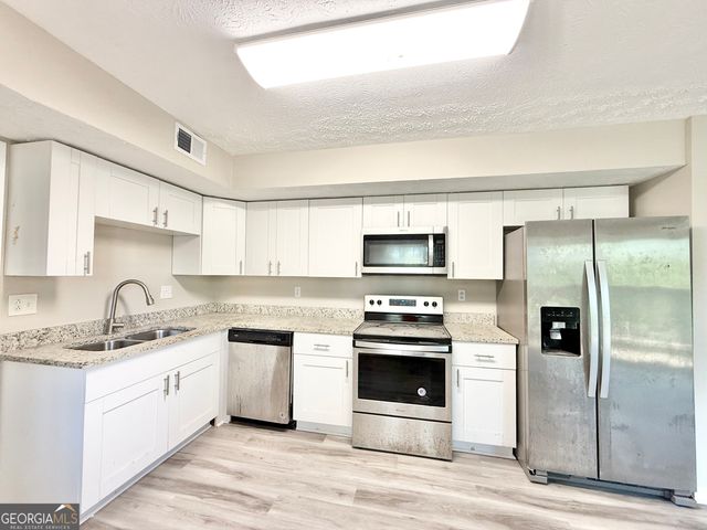 1042 Ascot Court, Riverdale, GA 30296