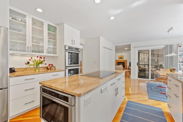 781 Strawberry Hill Rd, Concord, MA 01742