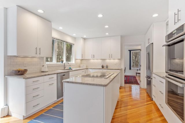 781 Strawberry Hill Rd, Concord, MA 01742