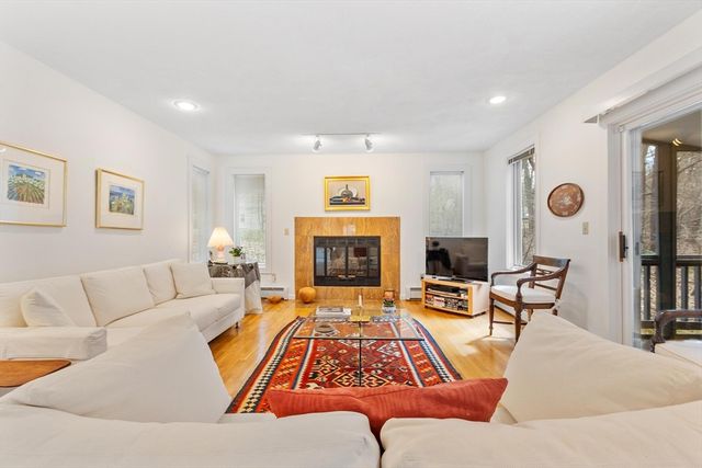 781 Strawberry Hill Rd, Concord, MA 01742