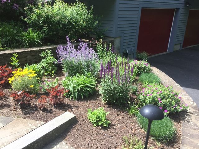 781 Strawberry Hill Rd, Concord, MA 01742