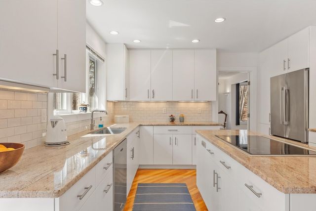 781 Strawberry Hill Rd, Concord, MA 01742