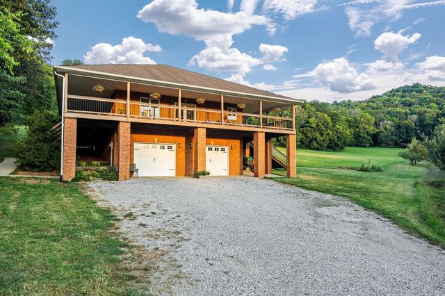 574 Hayes Ridge Rd, Lancaster, TN 38569