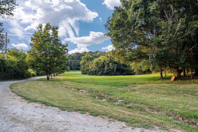 574 Hayes Ridge Rd, Lancaster, TN 38569