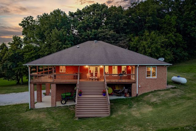 574 Hayes Ridge Rd, Lancaster, TN 38569