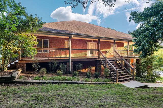 574 Hayes Ridge Rd, Lancaster, TN 38569