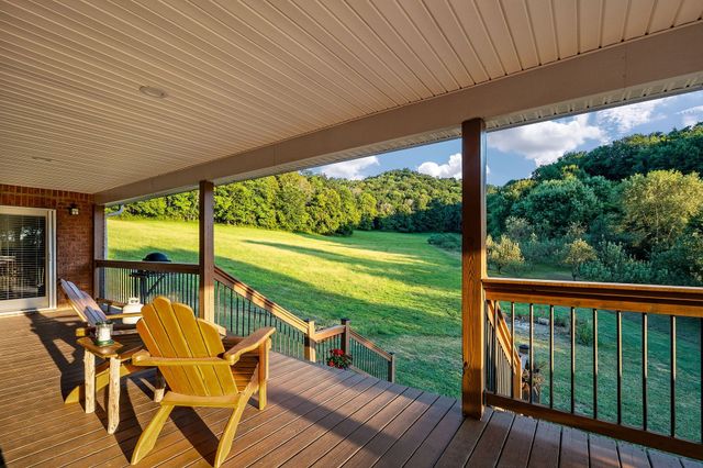 574 Hayes Ridge Rd, Lancaster, TN 38569