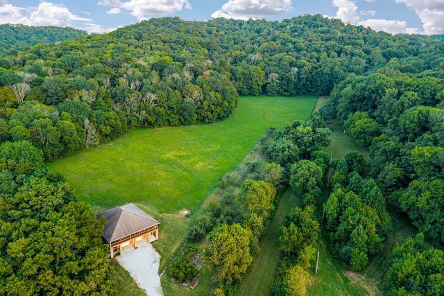 574 Hayes Ridge Rd, Lancaster, TN 38569