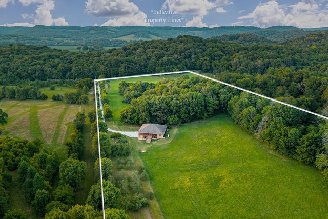 574 Hayes Ridge Rd, Lancaster, TN 38569