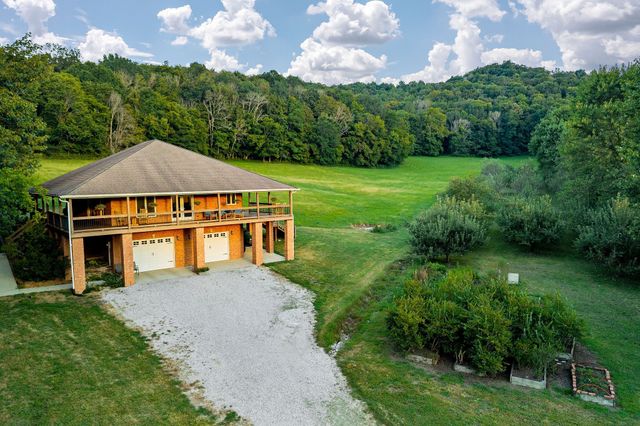 574 Hayes Ridge Rd, Lancaster, TN 38569