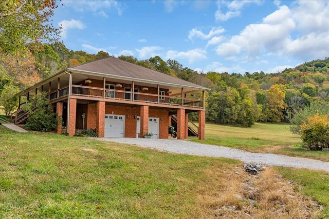 574 Hayes Ridge Rd, Lancaster, TN 38569