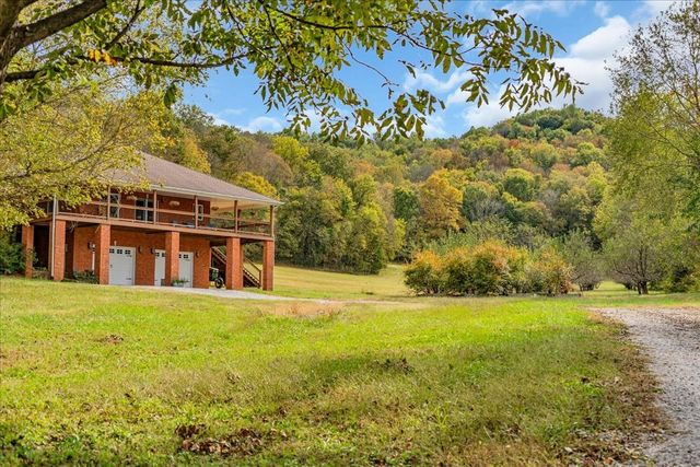574 Hayes Ridge Rd, Lancaster, TN 38569