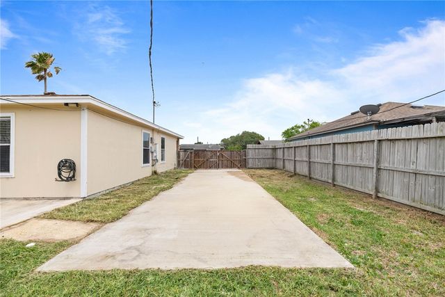 3810 Wagner Lee Dr, Corpus Christi, TX 78418