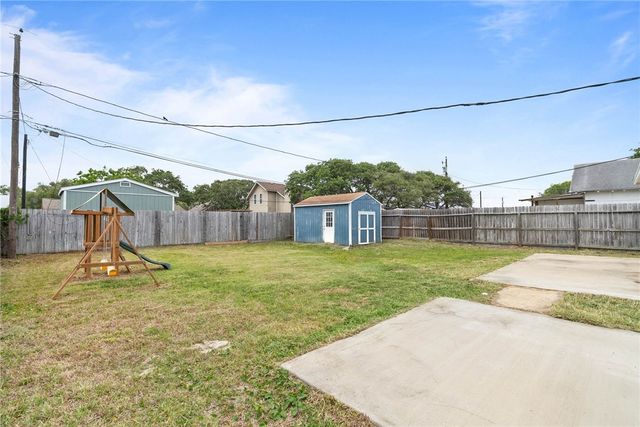 3810 Wagner Lee Dr, Corpus Christi, TX 78418