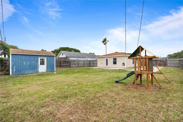 3810 Wagner Lee Dr, Corpus Christi, TX 78418