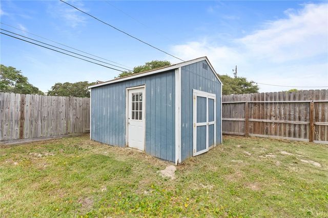3810 Wagner Lee Dr, Corpus Christi, TX 78418