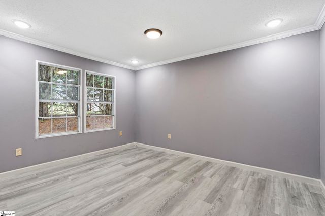 314 Green Oak Drive, Wellford, SC 29385