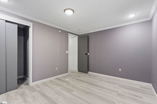 314 Green Oak Drive, Wellford, SC 29385