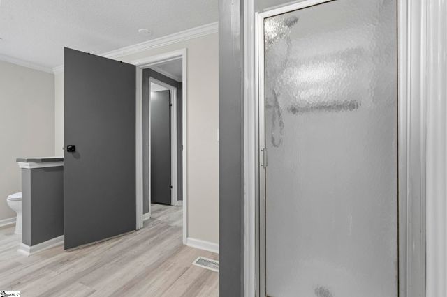 314 Green Oak Drive, Wellford, SC 29385