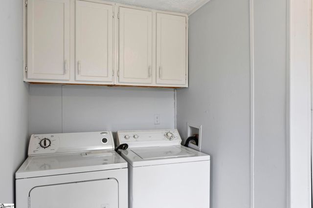 314 Green Oak Drive, Wellford, SC 29385