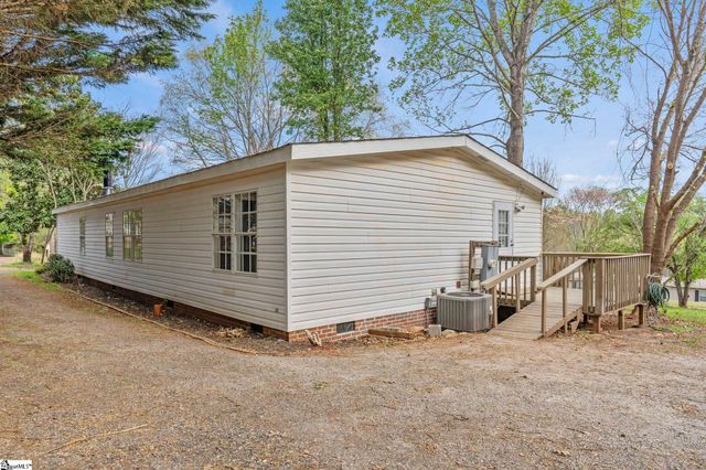 314 Green Oak Drive, Wellford, SC 29385