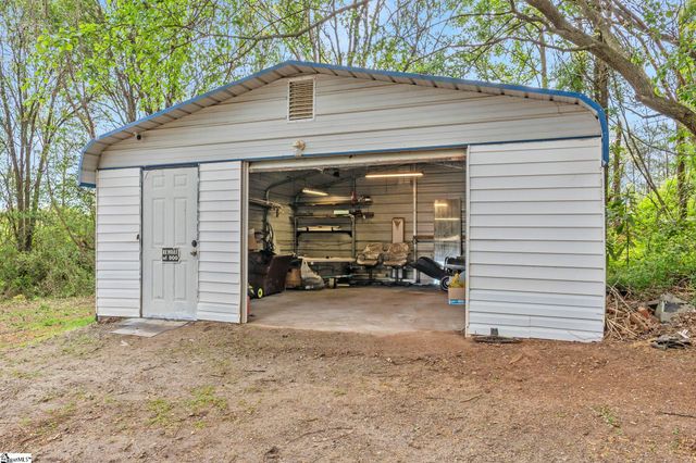 314 Green Oak Drive, Wellford, SC 29385