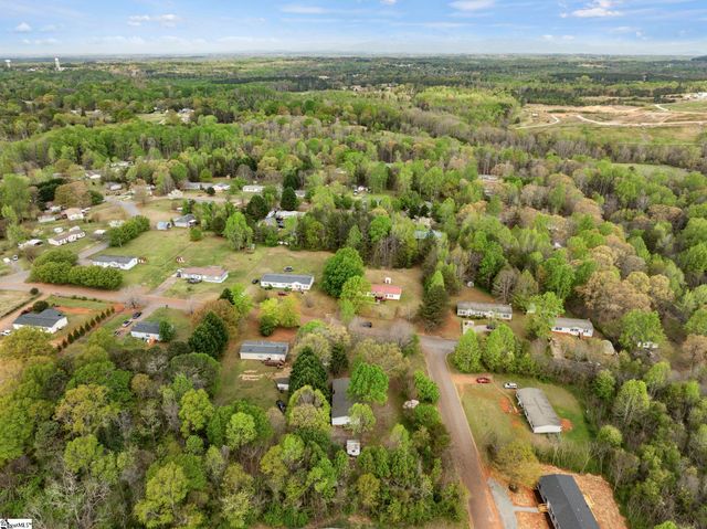 314 Green Oak Drive, Wellford, SC 29385