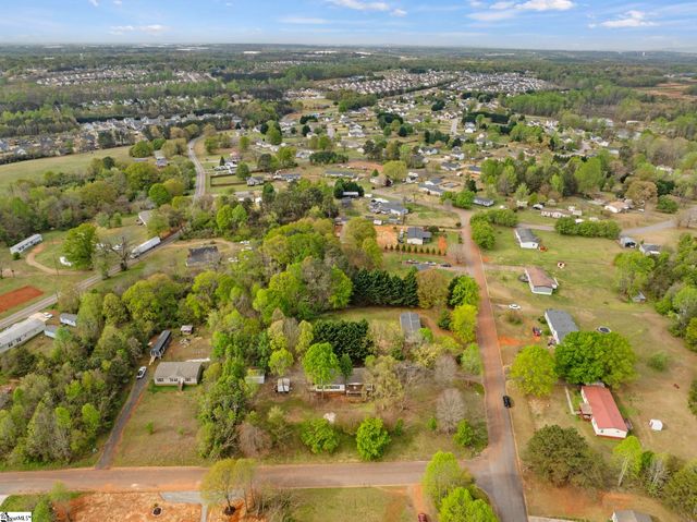 314 Green Oak Drive, Wellford, SC 29385