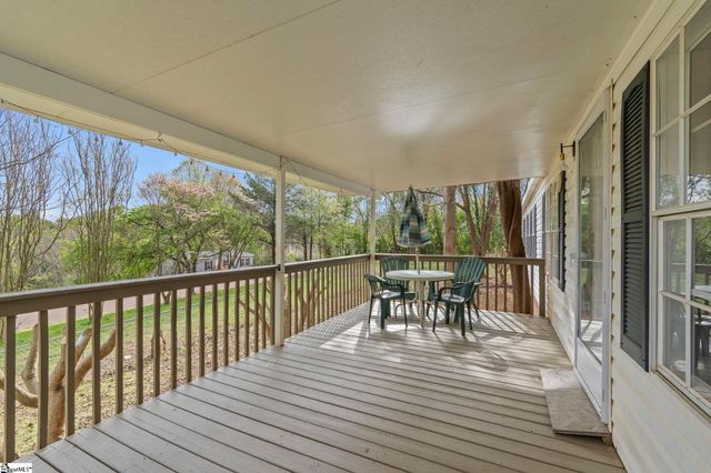 314 Green Oak Drive, Wellford, SC 29385