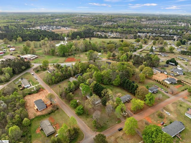 314 Green Oak Drive, Wellford, SC 29385