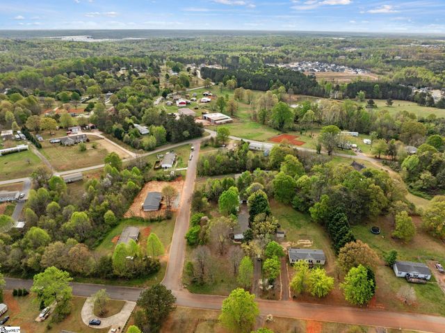 314 Green Oak Drive, Wellford, SC 29385