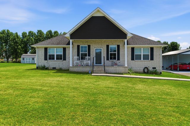 100 Hayden Drake Ln, Lafayette, TN 37083
