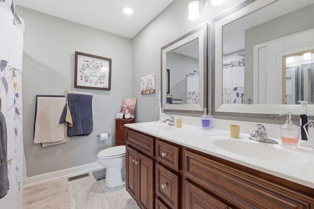 100 Hayden Drake Ln, Lafayette, TN 37083