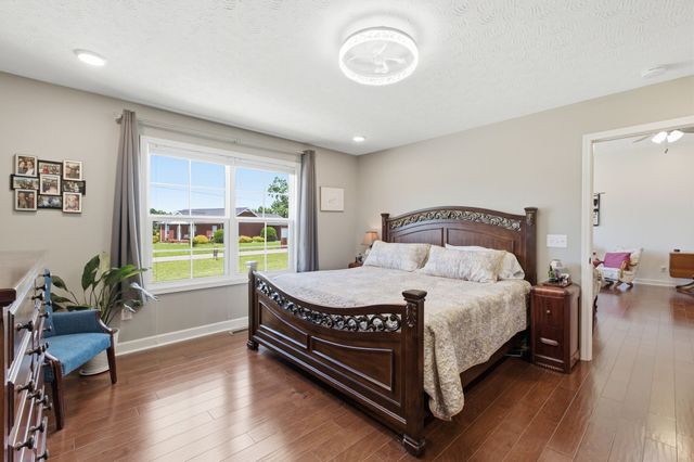 100 Hayden Drake Ln, Lafayette, TN 37083