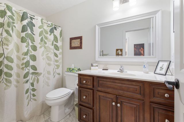 100 Hayden Drake Ln, Lafayette, TN 37083