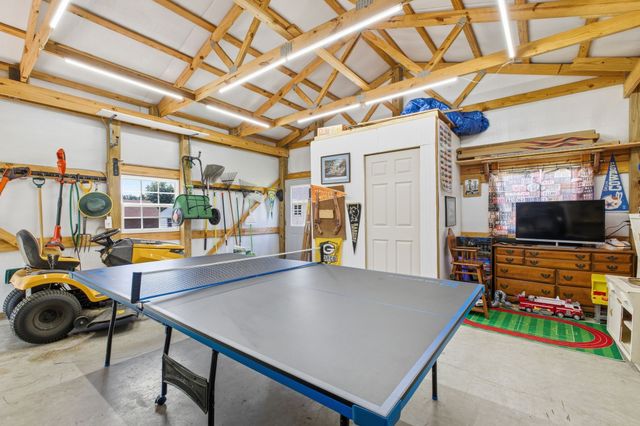 100 Hayden Drake Ln, Lafayette, TN 37083