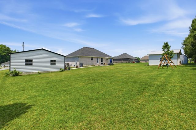 100 Hayden Drake Ln, Lafayette, TN 37083