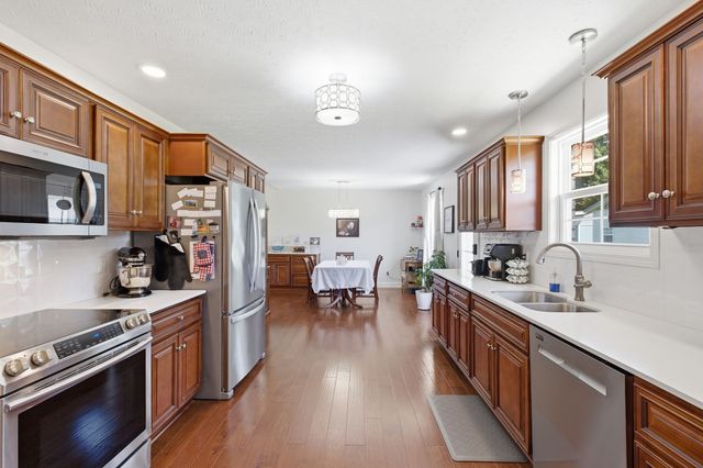 100 Hayden Drake Ln, Lafayette, TN 37083