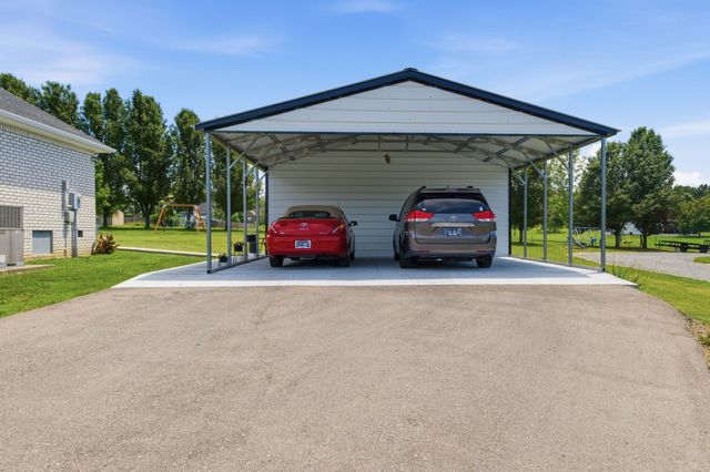 100 Hayden Drake Ln, Lafayette, TN 37083