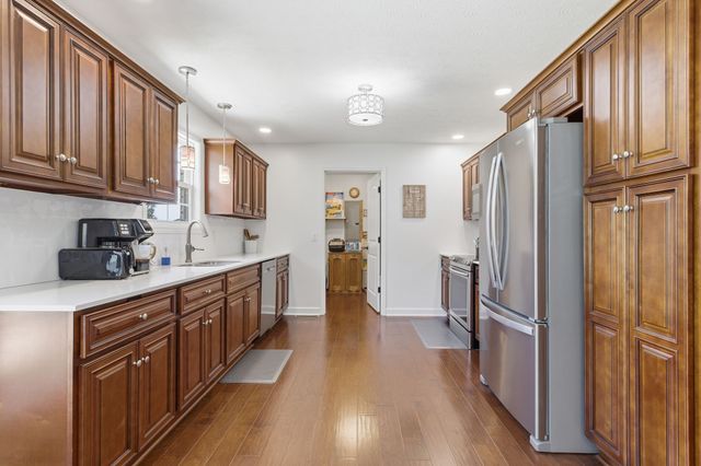 100 Hayden Drake Ln, Lafayette, TN 37083