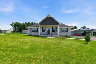 100 Hayden Drake Ln, Lafayette, TN 37083