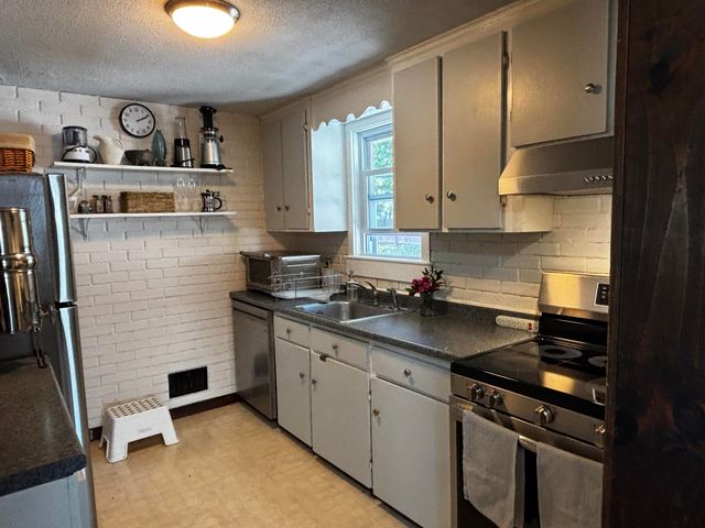 617 Colonial Drive, Portsmouth, NH 03801