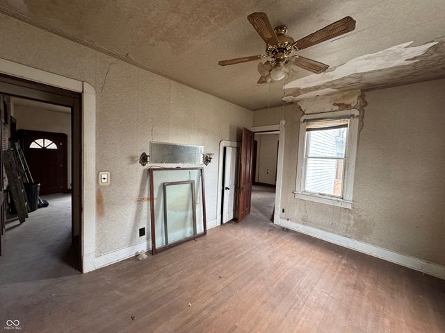 854 E 900 N, Mays, IN 46155