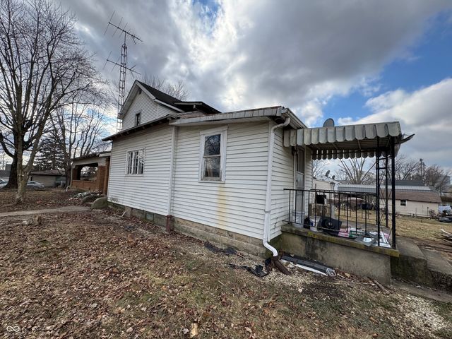 854 E 900 N, Mays, IN 46155