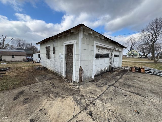 854 E 900 N, Mays, IN 46155