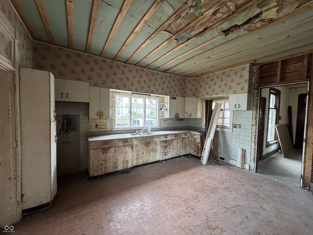 854 E 900 N, Mays, IN 46155