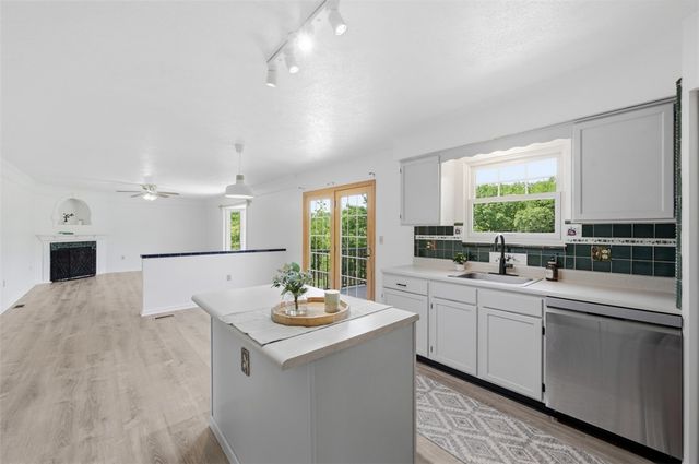 3011 Meyeridge Rd, Shaler, PA 15209